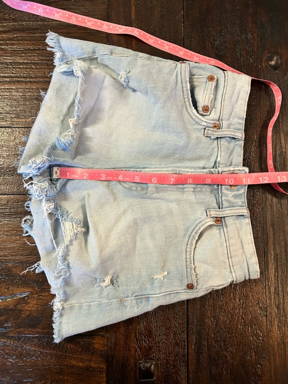 Zara Cut Off Light Wash Distressed Women’s Denim Jean Shorts with Raw Hem - Picture 7 of 9